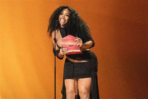 sza ass|SZA Shows Off Colossal Ctrl Cakes, BBLows Up The Gram